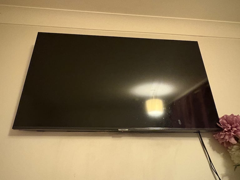 Samsung 43” Smart TV