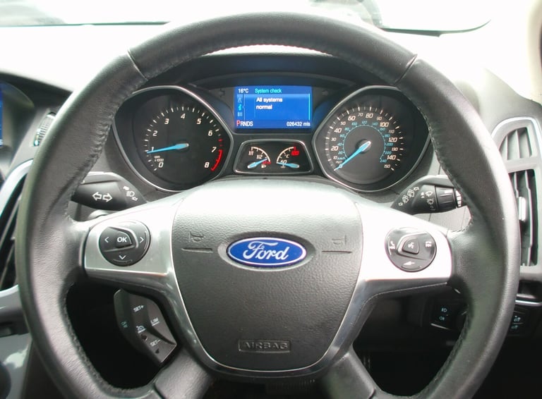 2014 Ford Focus Automatic 1.6 Titanium Navigator Hatchback 5dr Petrol Powershift