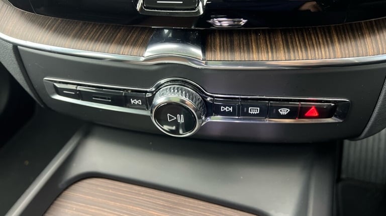 2022 Volvo XC60 Ultimate, B5 AWD mild hybrid, Petrol, Dark Estate Petrol Automatic