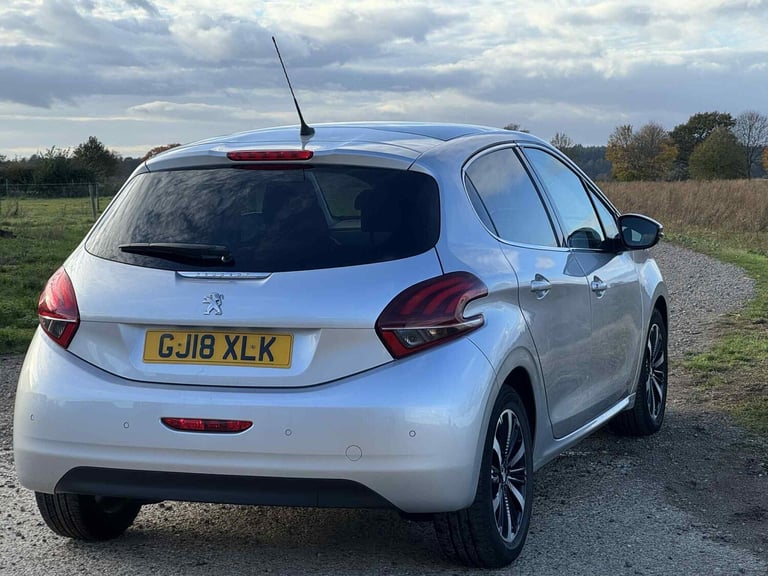 2018 Peugeot 208 1.2 PureTech Allure Premium 5dr HATCHBACK Petrol Manual