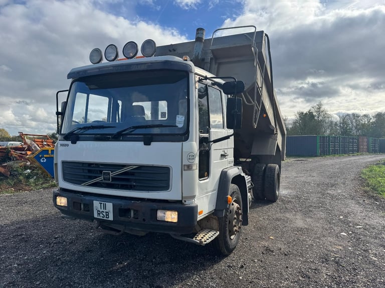 2002 Volvo FL 220 18 Ton Tipper 
