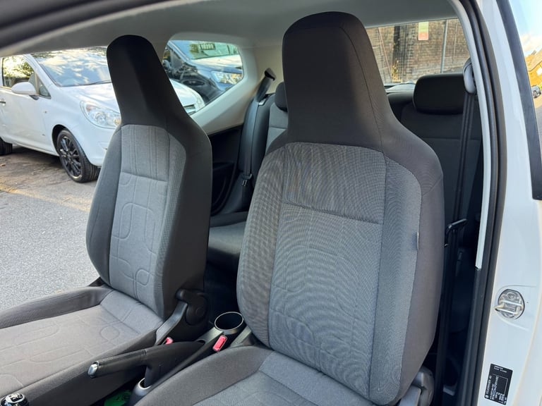 2014 Volkswagen up! 1.0 Move Up 3dr HATCHBACK Petrol Manual