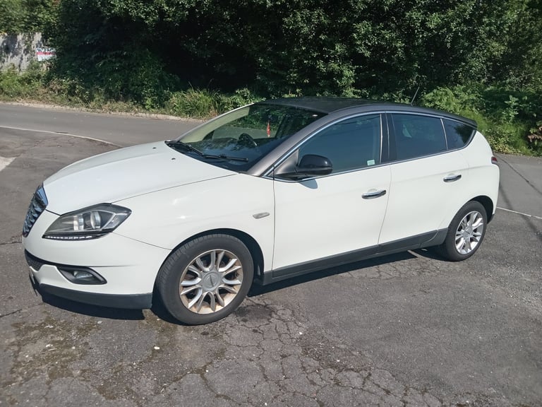 Chrysler, DELTA, Hatchback, 2012, Manual, 1368 (cc), 5 doors