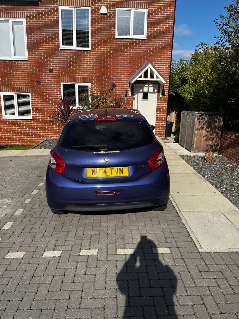 Peugeot, 208, Hatchback, 2014, Manual, 1398 (cc), 5 doors
