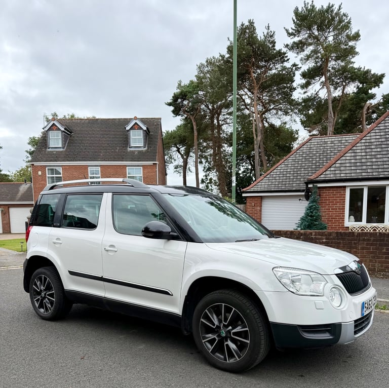 Skoda, YETI, Hatchback, 2013, Manual, 1968 (cc), 5 doors