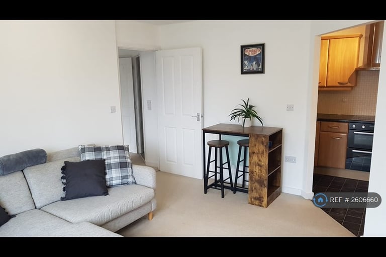 2 bedroom flat in Waggon Road, Leeds, LS10 (2 bed) (#2606660)