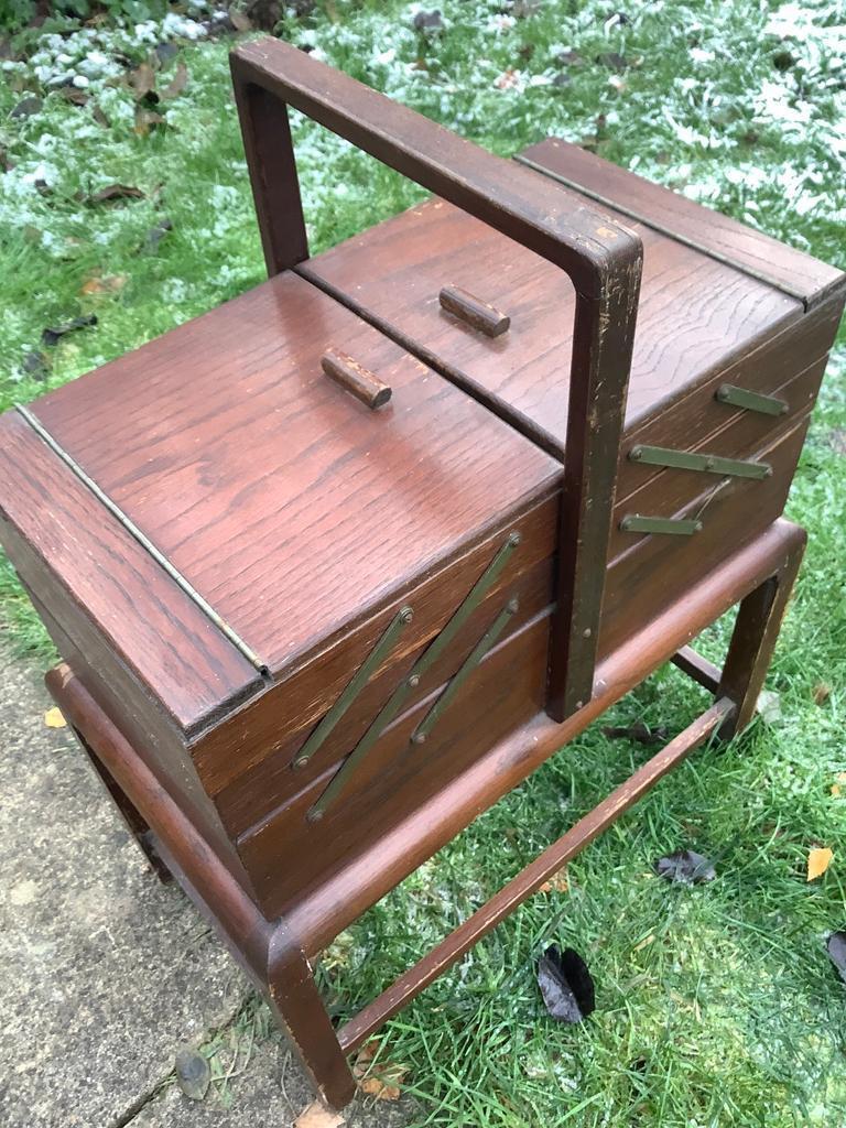 Vintage Cantilever Sewing Machine 