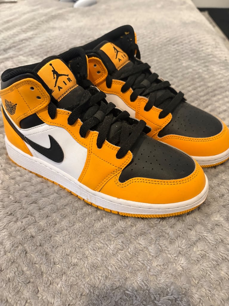 image for Jordan mid 1 