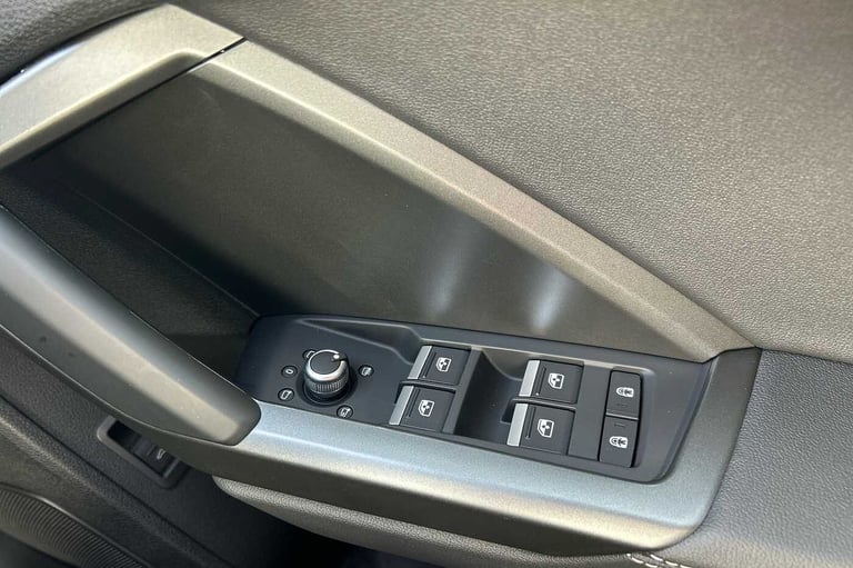 2025 Audi Q3 35 TFSI S Line 5dr S Tronic (Leather) SUV Petrol Automatic