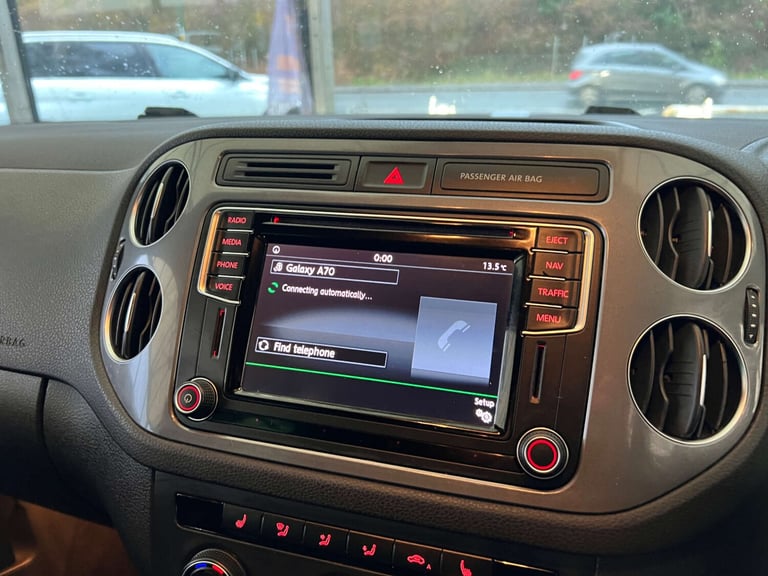 2015 Volkswagen Tiguan 2.0 Tiguan R-Line Edition TDI BlueMotion Technology 4Motion Semi-Auto 4WD ...