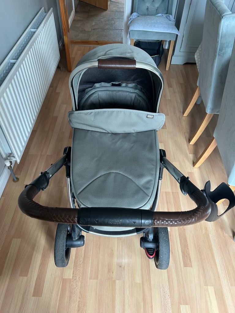 Ocaro travel system - buggy pushchair  Carry Cot