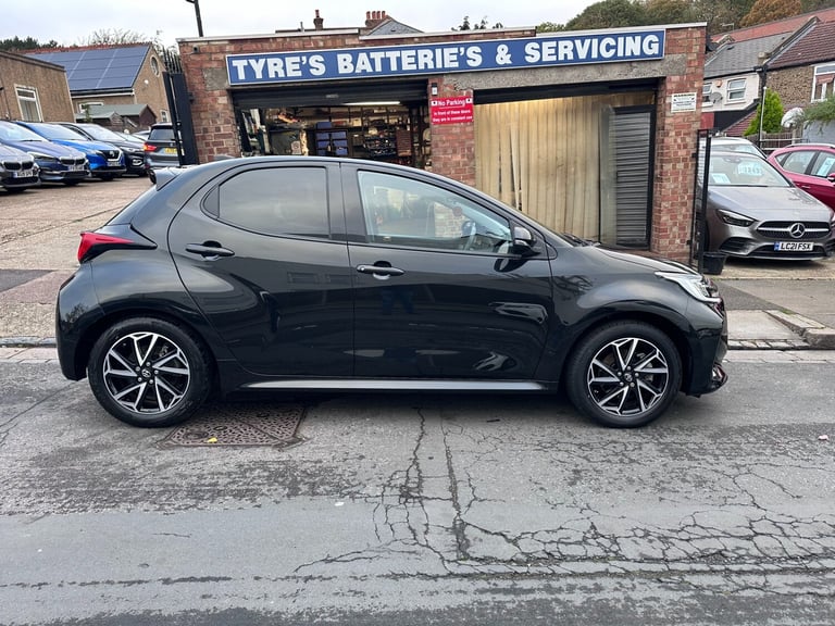 2022 Toyota Yaris 1.5 Hybrid Design 5dr CVT HATCHBACK Petrol/Electric Hybrid Automatic