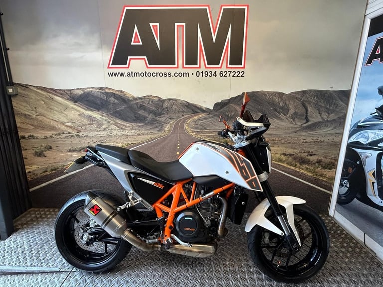 KTM 690 DUKE 2013 MOTORCYCLE, 8K MILES, AKRAPOVIC EXHAUST, HEATED GRIPS