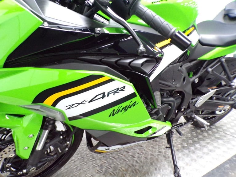 2025 KAWASAKI ZX4-RR PERFORMANCE LOW MILEAGE