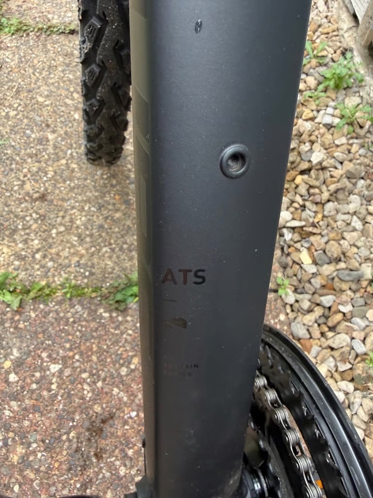 Cube bike mens hybrid mountain bicycle hydraulic disc brakes used specialized trek carrera boardman