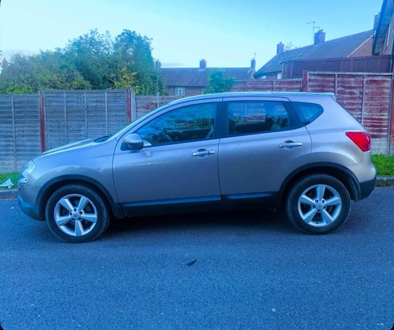 Qashqai AUTOMATIC GLASS roof 12Month Mot great runs Ulez free 