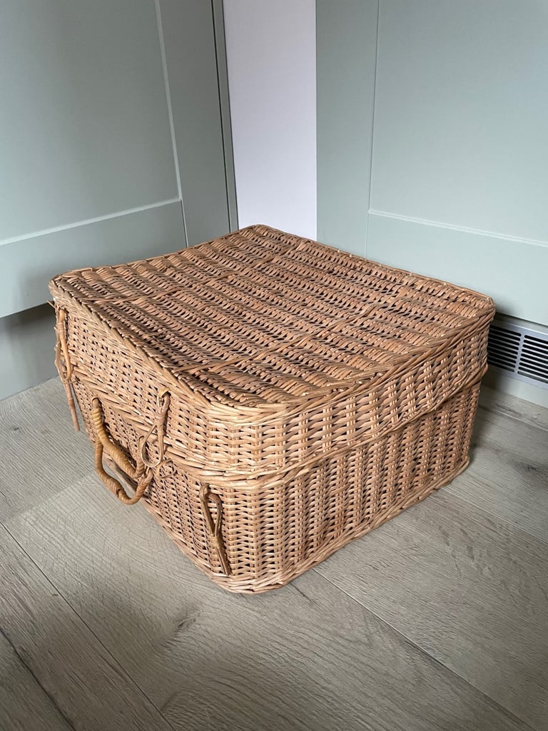 Large Whicker Picnic Basket