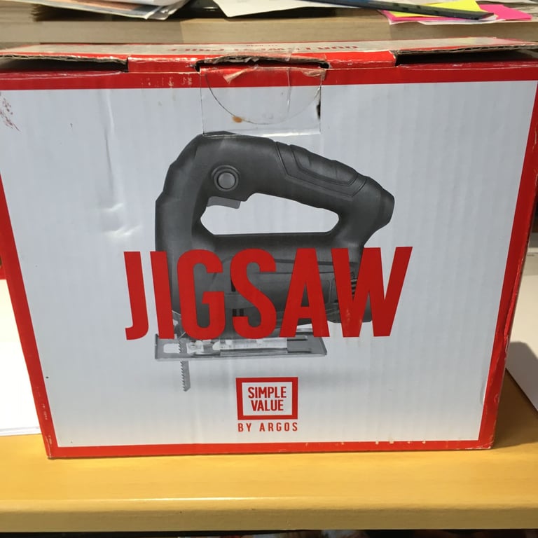 image for Jigsaw 3500 watt, with 3 spare blades
