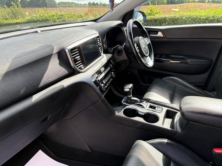 Kia Sportage 2.0 Diesel ISG 4 AWD Auto.Heated leather,reverse camera,pan roof