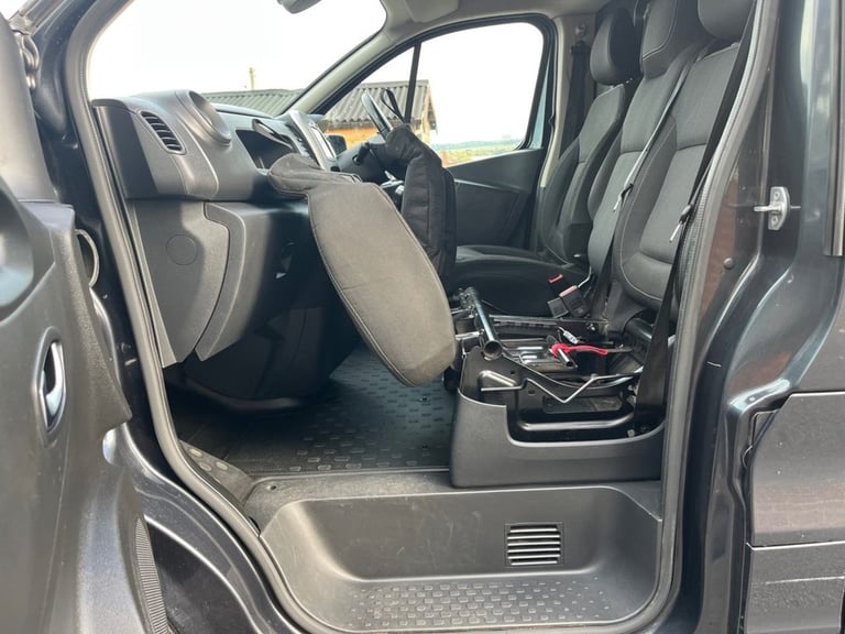 2021 Renault Trafic LL30 ENERGY dCi 120 Sport Nav Van PANEL VAN DIESEL Manual