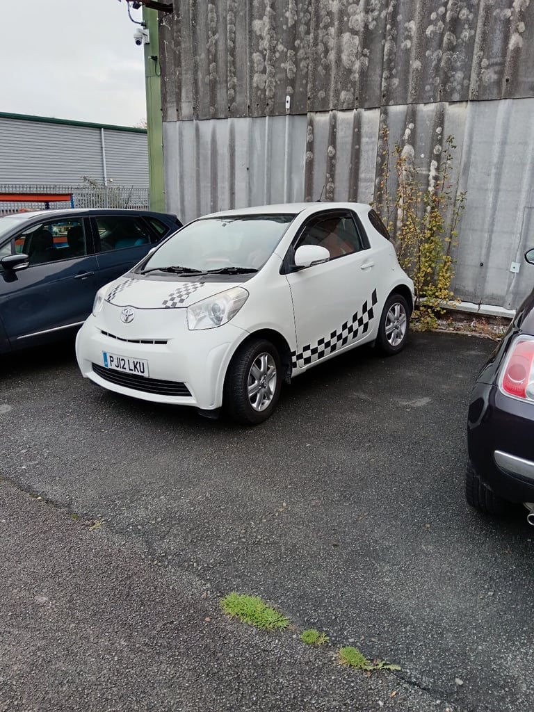 Toyota, IQ, Hatchback, 2012, Manual, 998 (cc), 3 doors