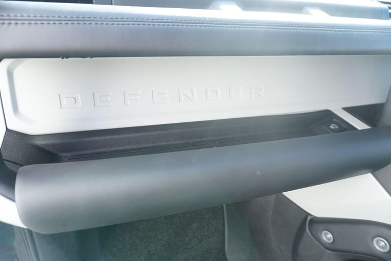 2023 Land Rover Defender 3.0 D300 X-Dynamic HSE 110 5dr Auto [7 Seat] ESTATE DIESEL Automatic