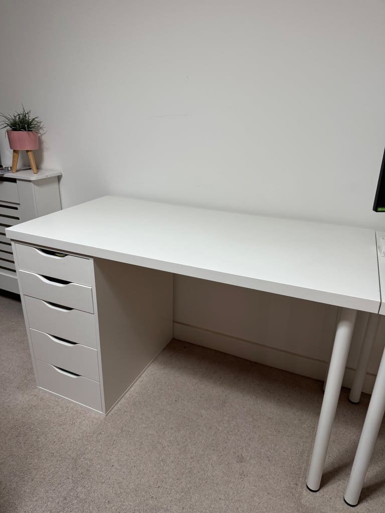 image for IKEA desk great condition 