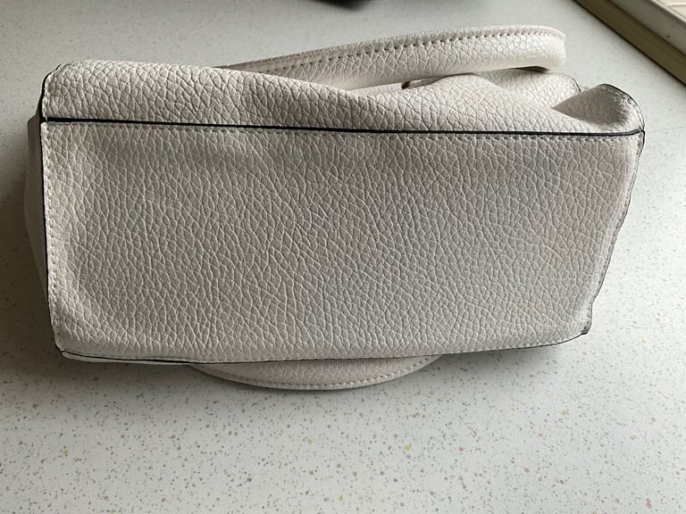 George White Handbag / Shoulder Bag, Gold fittings, Black Piping / Edging - Brand New