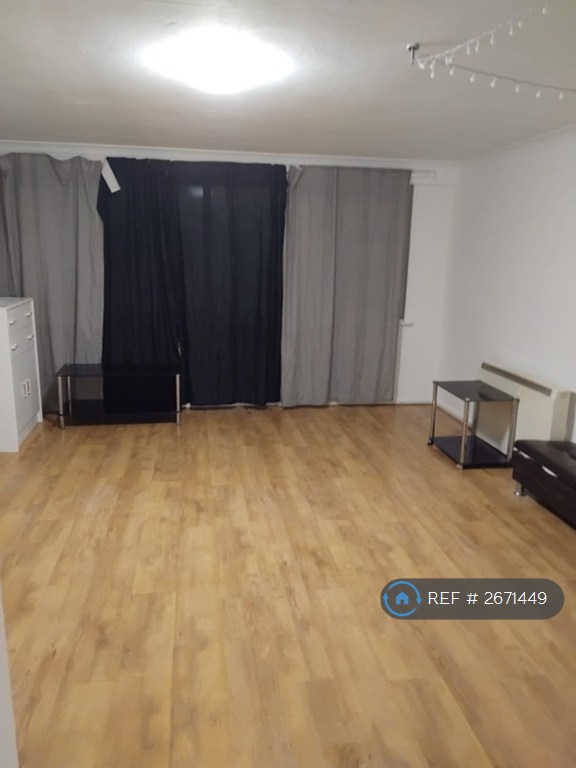 image for Studio flat in Brunswick Street, Leamington Spa, CV31 (#2671449)