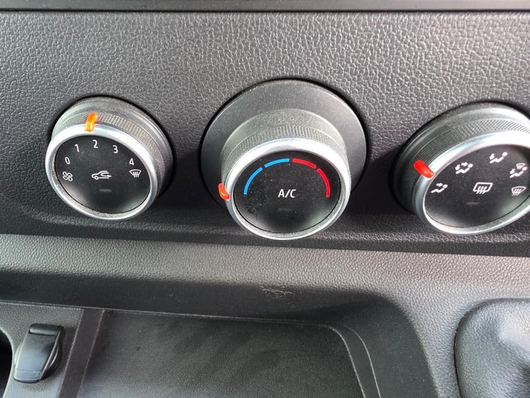 Renault Master LWB DIESEL RWD  LML35dCi 130 Business Medium Roof Van 