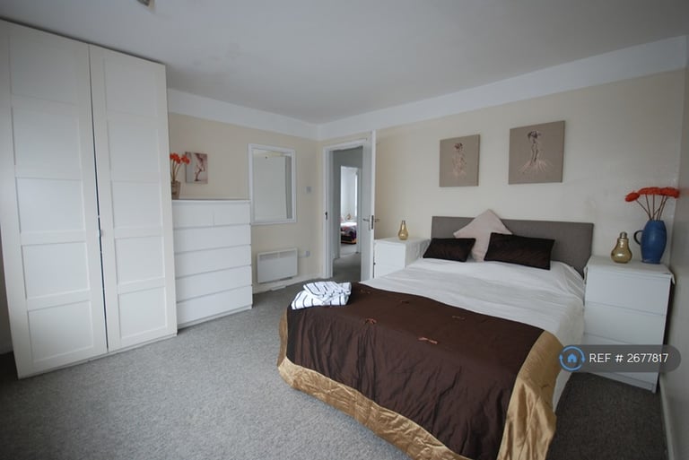 2 bedroom flat in Burnaby Road, Bournemouth, BH4 (2 bed) (#2677817)