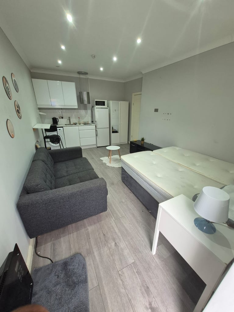 Studio room in Dagenham. 