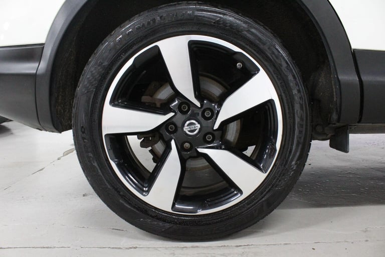 2014 Nissan Qashqai 1.2 DIG-T n-tec+ 2WD Euro 5 (s/s) 5dr HATCHBACK Petrol Manual