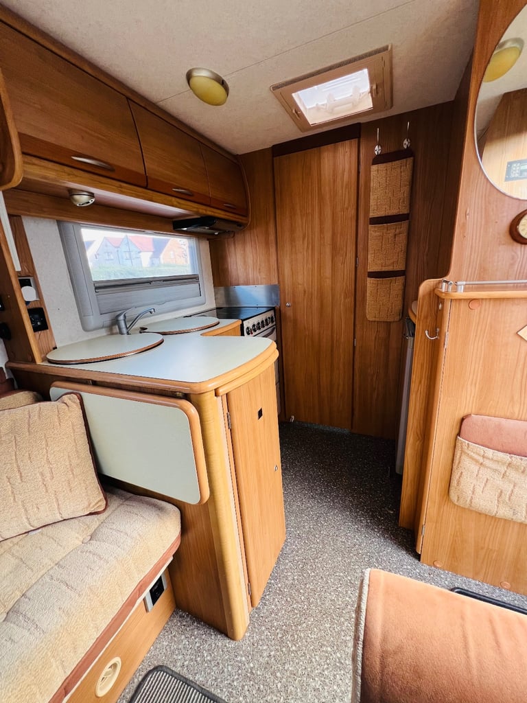 Autocrusie starburst 2005 motorhome