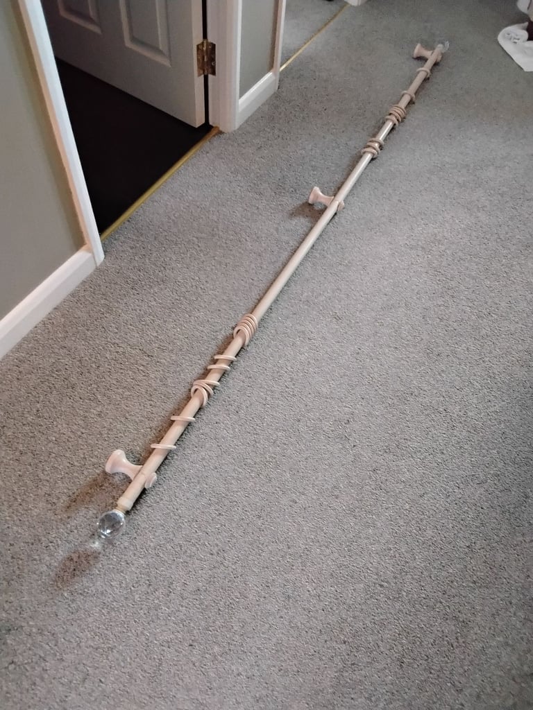 Curtain rail 