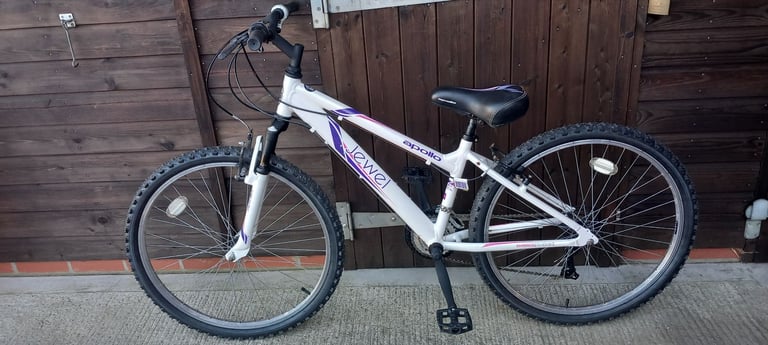 Apollo Jewel Girls Mountain Bike. 