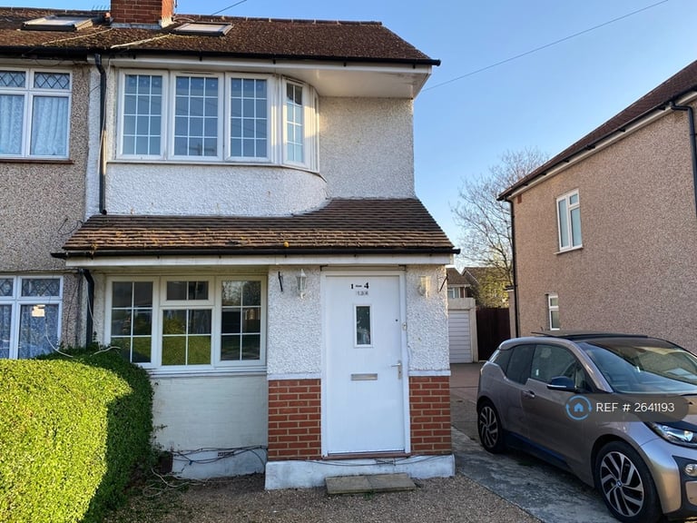 3 bedroom house in Northumberland Crescent, Feltham, TW14 (3 bed) (#2641193)