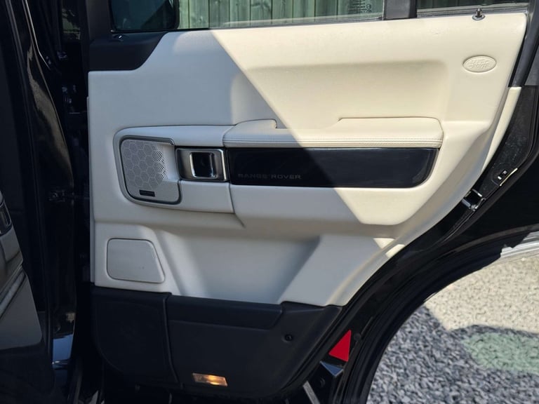 2012 Land Rover Range Rover 4.4 Range Rover Vogue SE TDV8 Automatic 4WD 5dr - NATIONAL DELIVERY* ...