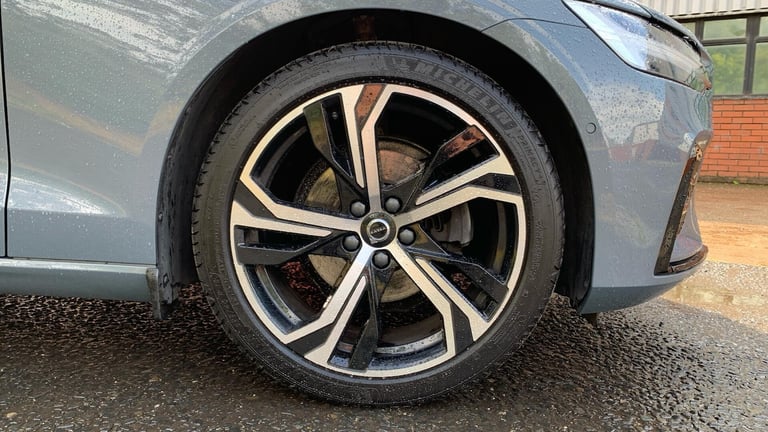 2023 Volvo V60 2.0 B4 MHEV Plus DCT Auto Euro 6 (s/s) 5dr ESTATE Petrol/Electric Hybrid Automatic