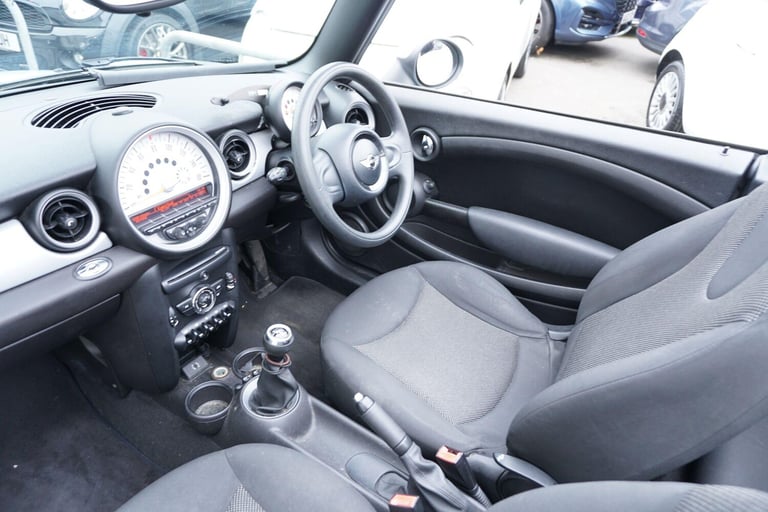 2013 MINI Convertible 1.6 Cooper 2dr CONVERTIBLE PETROL Manual