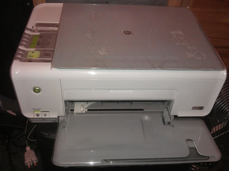 HP L2445w 24-inch widescreen LCD Monitor + free HP 3180 PRINTER - SCANER- COPIER with ink
