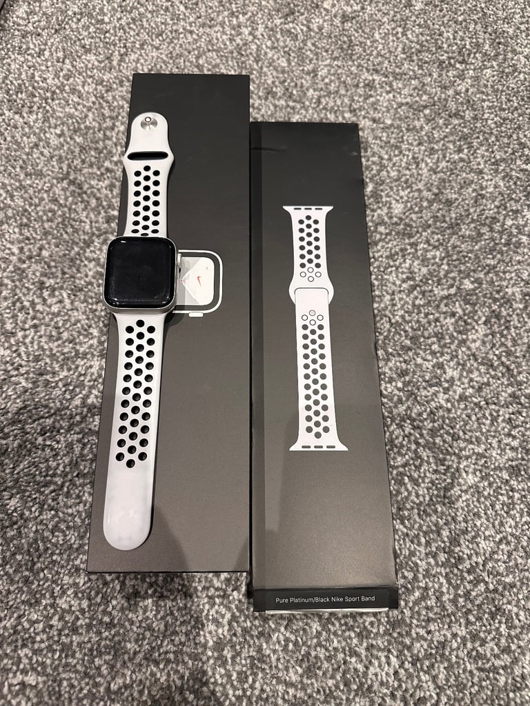 Nike Apple Watch Series 5 44mm WIFI