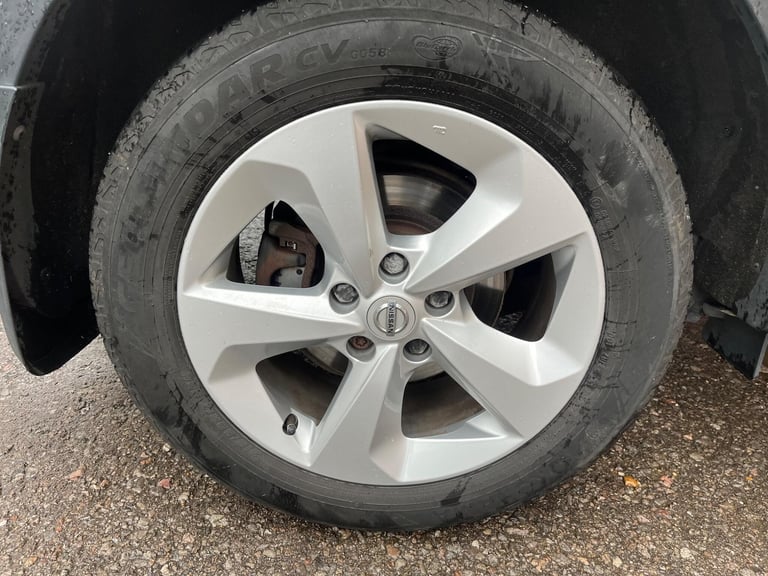 2017 Nissan Qashqai 1.2 DIG-T Acenta XTRON Euro 6 (s/s) 5dr HATCHBACK Petrol Automatic