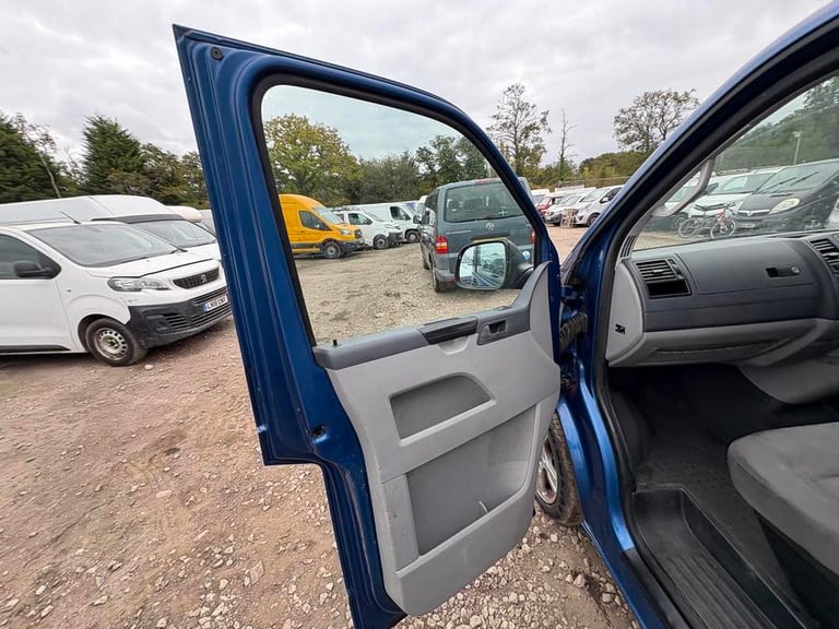 2010 Volkswagen Transporter Transporter T30 S 84 TDI SWB Minibus DIESEL Manual