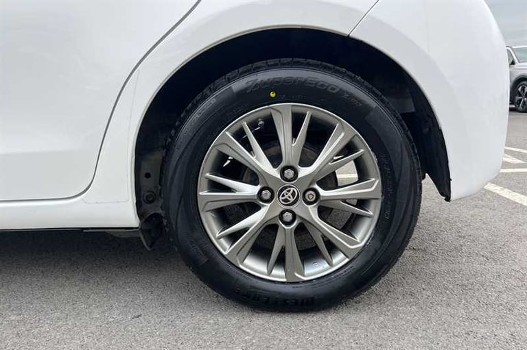 2019 Toyota Yaris 1.5 VVT-i Icon Hatchback 5dr Petrol CVT Euro 6 (111 ps) Hatchback Petrol Automatic