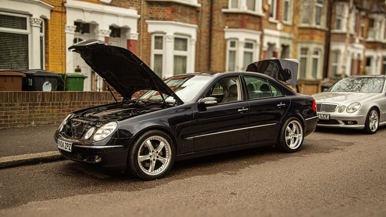 image for Mercedes-Benz E 500 V8 W211 