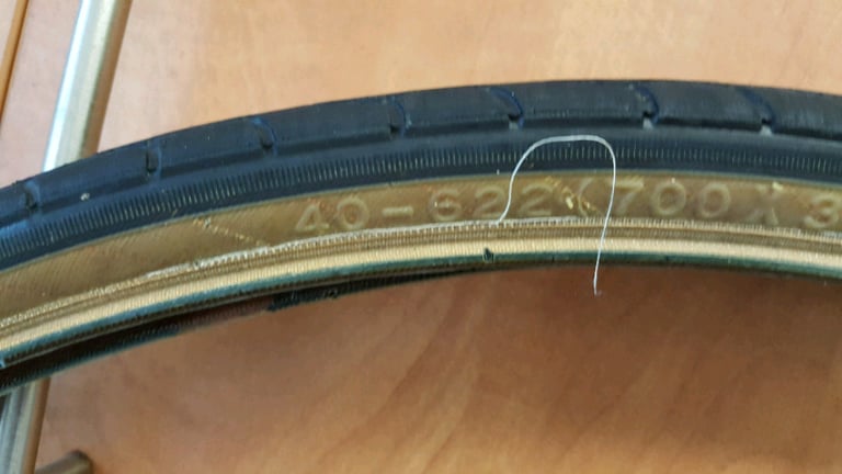Kenda KWEST 700x38c road bike tyre