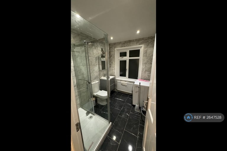 1 bedroom in London, London, UB6 (#2647528)