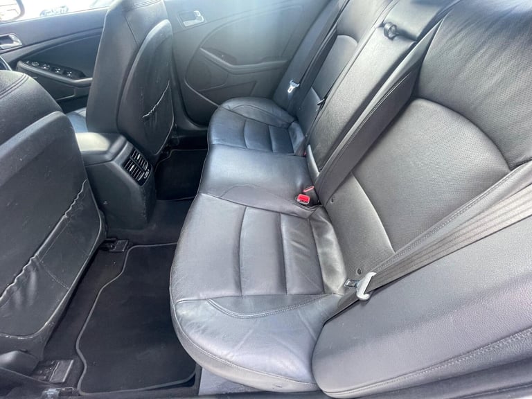 2015 Kia Optima 1.7 CRDi 2 4dr Auto SALOON DIESEL Automatic