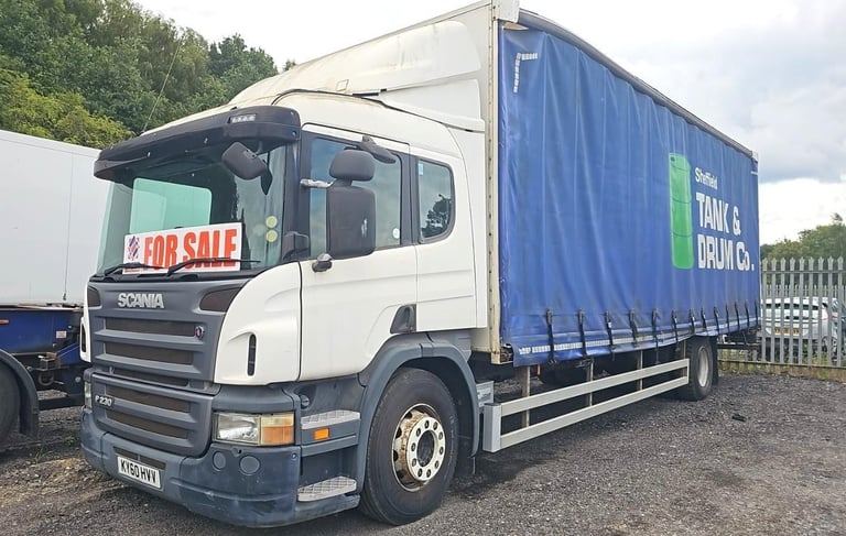 2011 Scania P230 18-Tonne Curtain Side